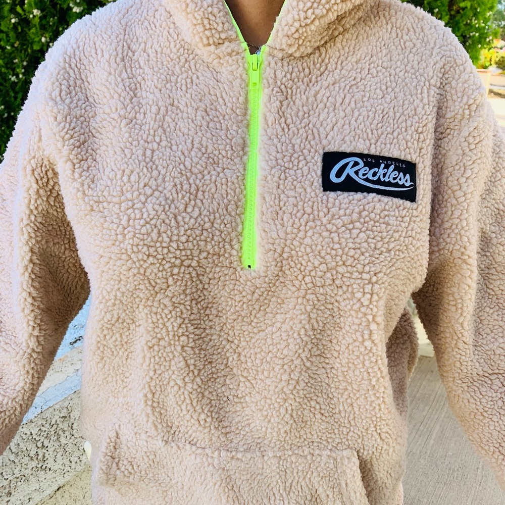Young &reckless switcher hoodie fleece with lining size large cream color